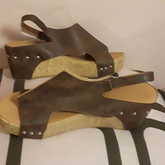 Athletifit Women Wedge Cut-out Sandal Faux Leather - Picture 2 of 8